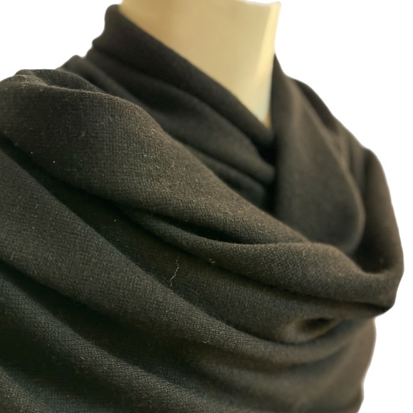 Banana Republic Oversized Wool Scarf – Black Wrap Shawl 23x90” - Picture 3 of 6
